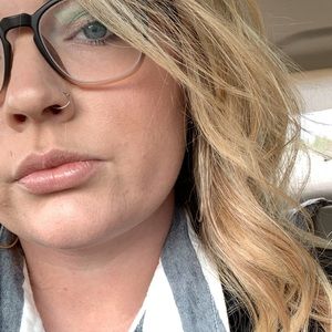 Meet your Posher, Kayla